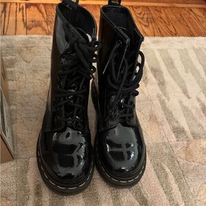 Black dr martens boots - size 5 

Worn once, excellent condition 
Box included